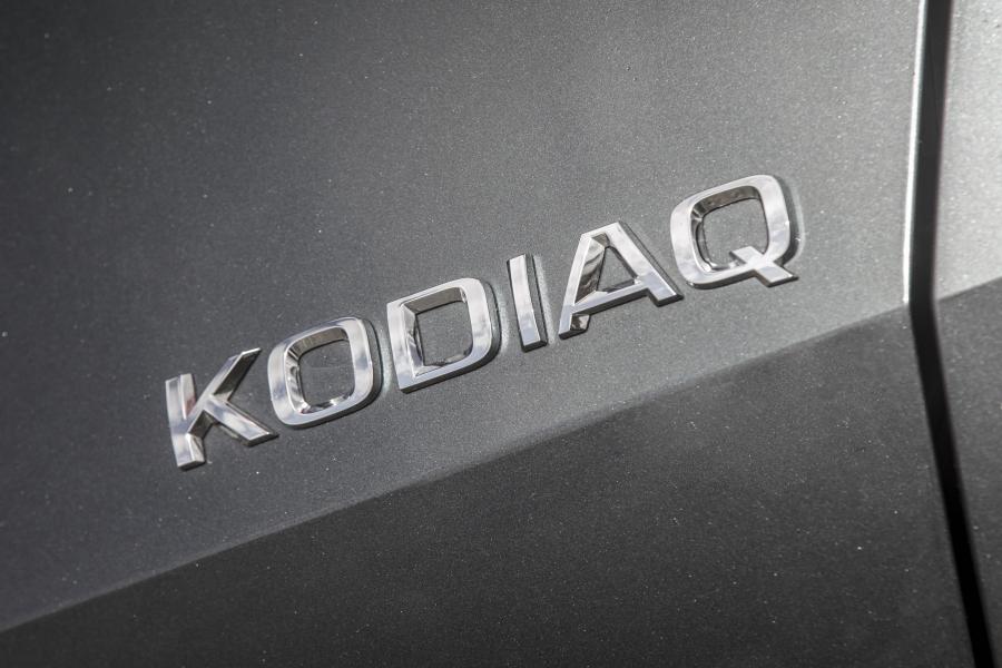 Логотип Skoda Kodiaq 2016 года  (UK) (фото 36 из 71)